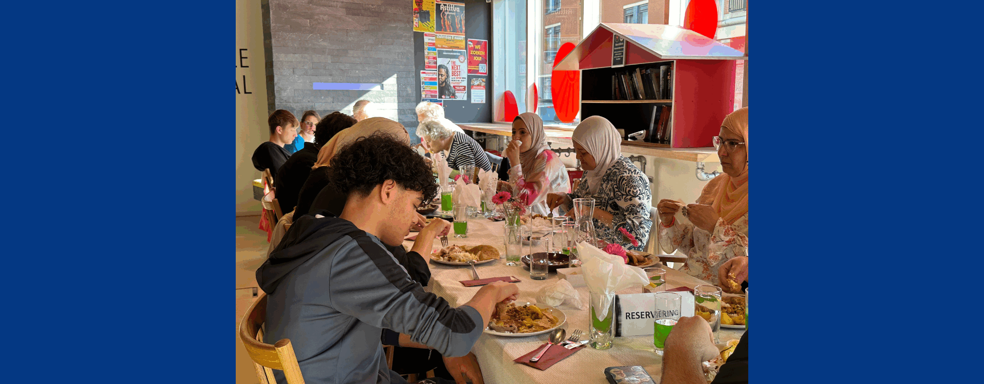 De Familie Tafel: De Dutch Don't Dance Devision